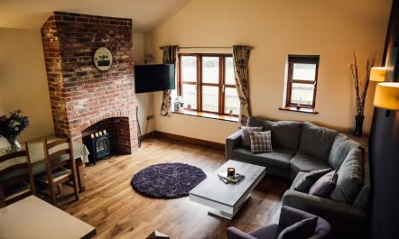 3 Bed in Yoxall 6