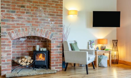 3 Bed in Yoxall 2