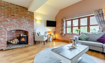 3 Bed in Yoxall 6