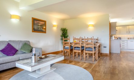 3 Bed in Yoxall 8