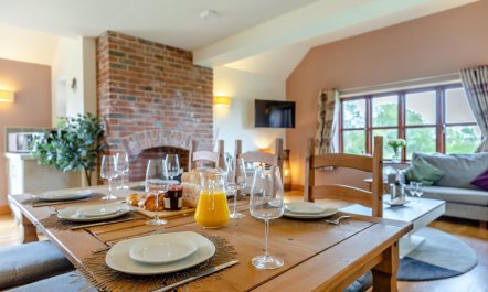 3 Bed in Yoxall 9