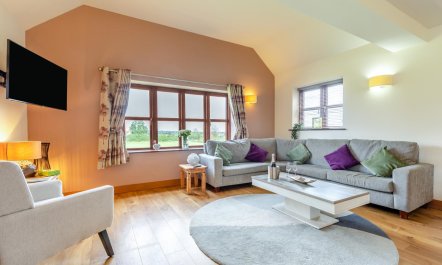 3 Bed in Yoxall 7