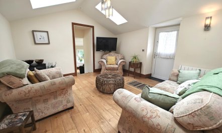 2 Bed in Talgarreg 1