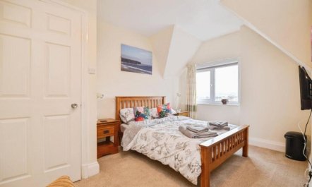2 Bed in Whitby 9