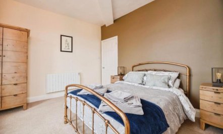 2 Bed in Whitby 8