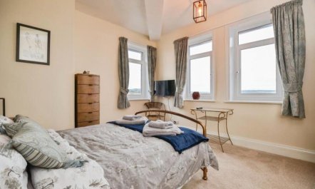2 Bed in Whitby 7
