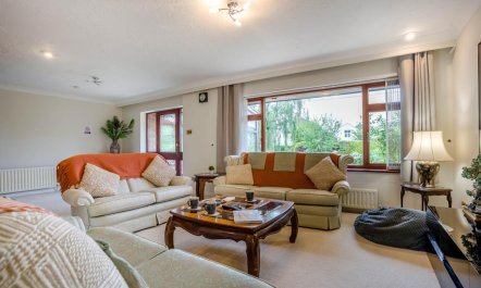 3 Bed in Christchurch 3