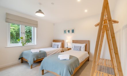 3 Bed in Broad Haven 5