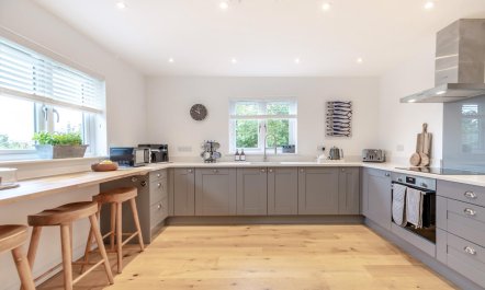 3 Bed in Broad Haven 3