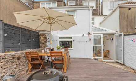 4 Bed in Brixham 2
