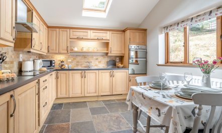 1 Bed in Pantygelli 4