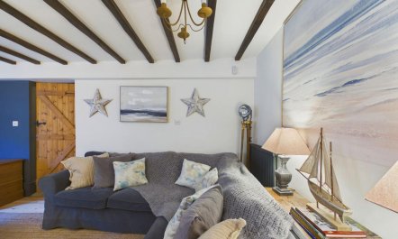 3 Bed in Robin Hoods Bay 6