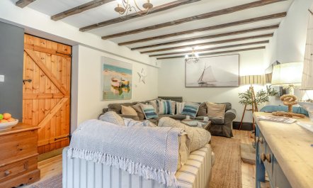 3 Bed in Robin Hoods Bay 7