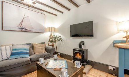 3 Bed in Robin Hoods Bay 8