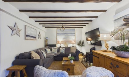 3 Bed in Robin Hoods Bay 2