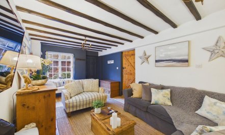 3 Bed in Robin Hoods Bay 5
