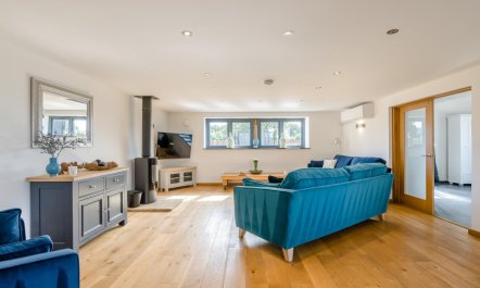 5 Bed in Kerdiston 3