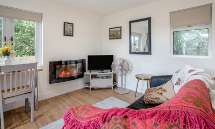 1 Bed in Gilfach Goch