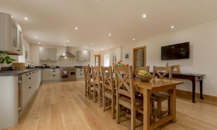 6 Bed in Ayr 7