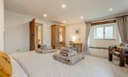 3 Bed in Litton 8