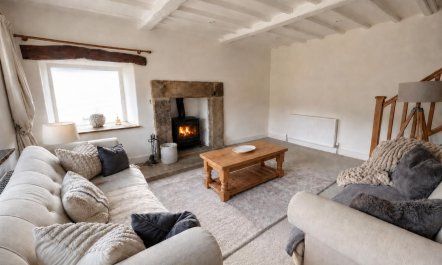 3 Bed in Litton 1