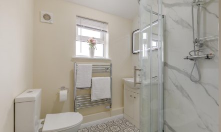 3 Bed in Sharrington 5