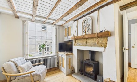 2 Bed in Robin Hoods Bay 6