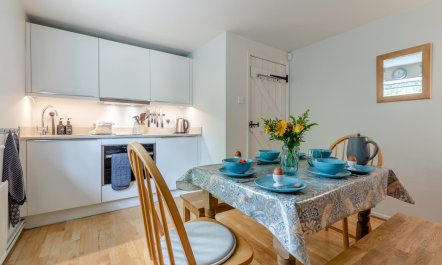2 Bed in Weston 2