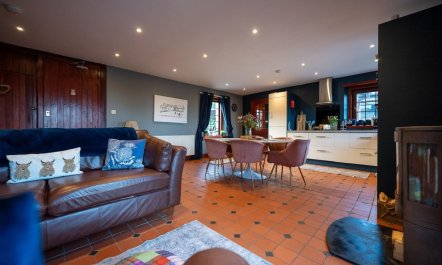 4 Bed in Glasgow 3