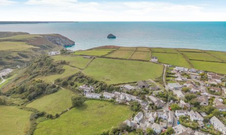 3 Bed in Treknow 1