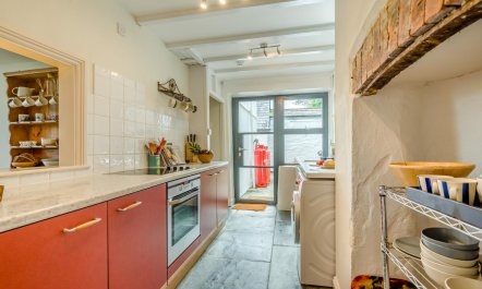 3 Bed in Treknow 3