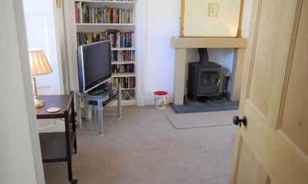3 Bed in Thornhill 3