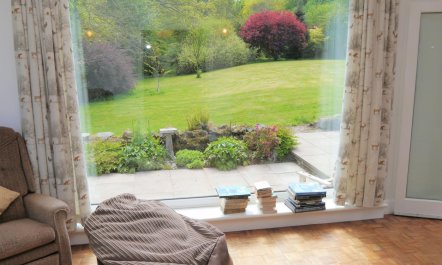 3 Bed in Thornhill 5