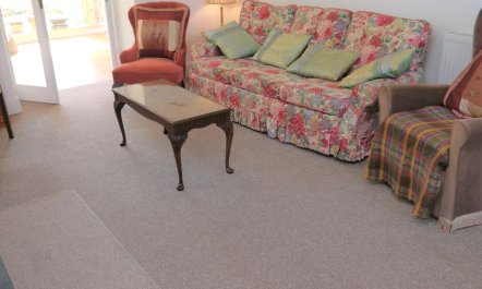 3 Bed in Thornhill 2