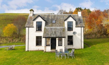 4 Bed in Strathtay, Pitlochry, Aberfeldy 2