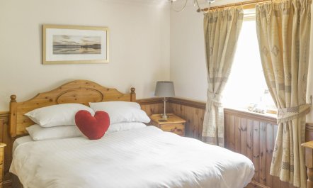 3 Bed in Loch Lomond 4