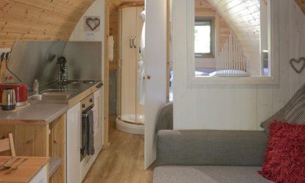1 Bed in Loch Lomond 4