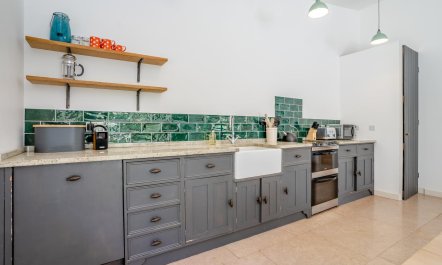 5 Bed in Abergavenny 1