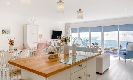 3 Bed in Bonchurch 8