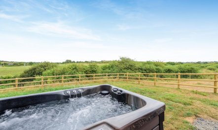 1 Bed in Pelcomb Bridge 6