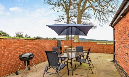 2 Bed in Craven Arms 1