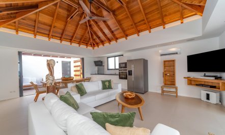 Trade Winds on Cayes 3