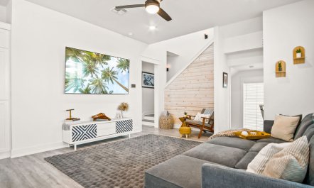 Ivory & Teak 3