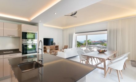 Gustavia Glow 7