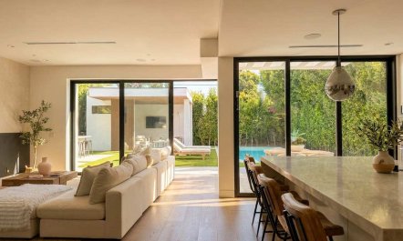 Floating Glass