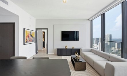 Miami Pearl 3