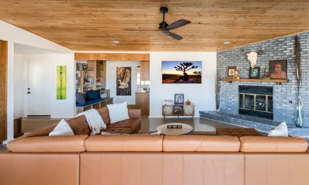 Retro Desert Retreat 6