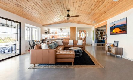 Retro Desert Retreat 5