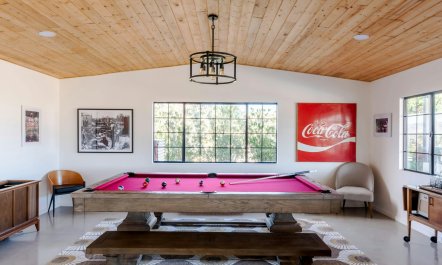 Retro Desert Retreat 9