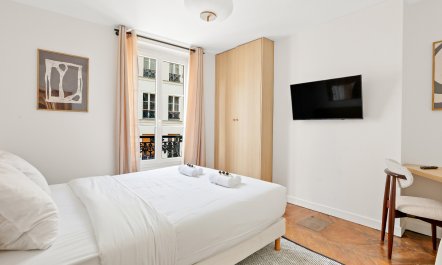 Pigalle Pearl 1